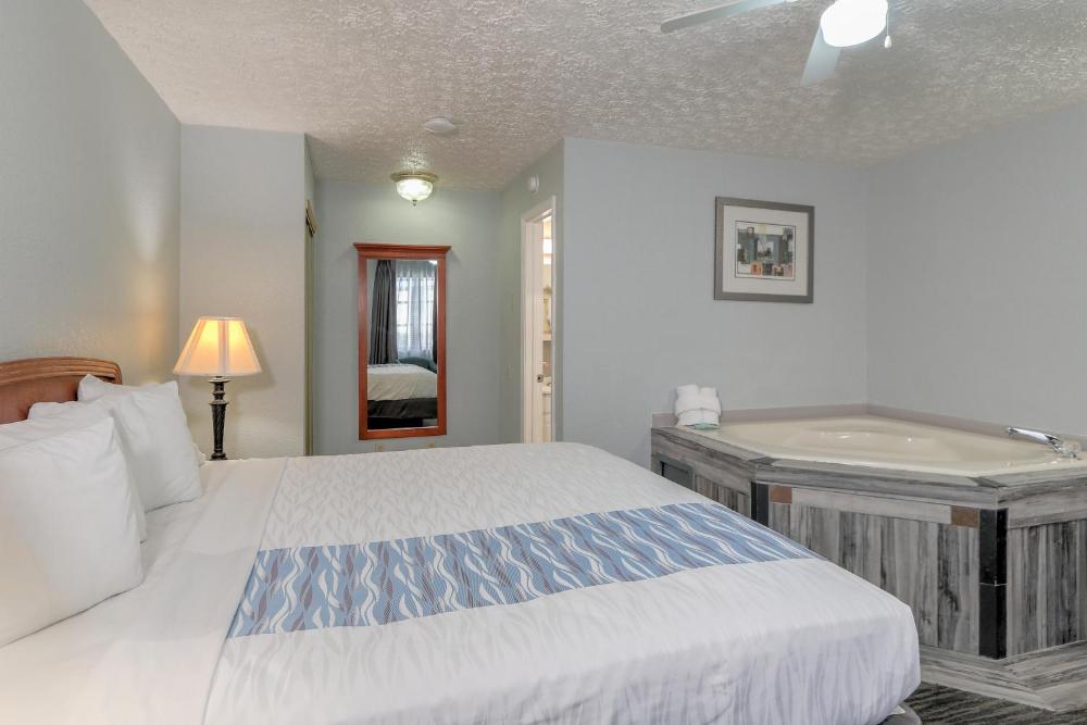 King Jacuzzi interior
